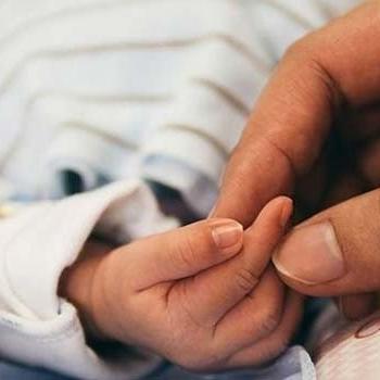 Ölü donörden nakledilen rahimle doğum gerçekleştirdi