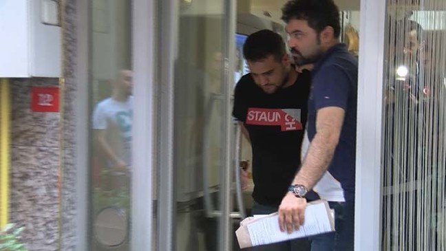 fatihte-40-adrese-uyusturucu-baskini-35-gozalti_9515_dhaphoto3 19-07/09/fatihte-40-adrese-uyusturucu-baskini-35-gozalti_9515_dhaphoto3.jpg