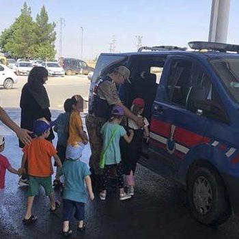 Interpol'ün aradığı DEAŞ'lı 2 kadın Şanlıurfa'da yakalandı