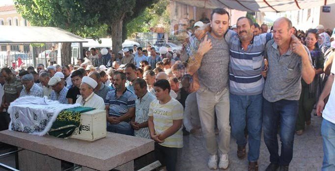 Minik Melih son yolculuğuna uğurlandı