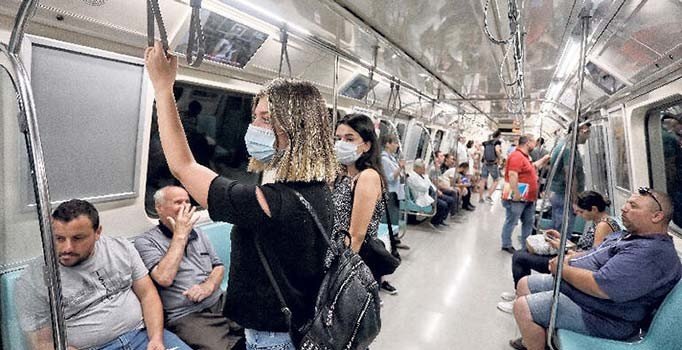 Metroda kirli havaya dikkat: Uzmanlardan 'maske' uyarısı geldi