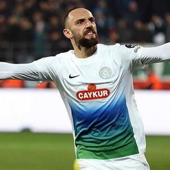Vedat Muriç resmen Fenerbahçe'de