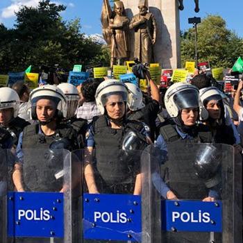 Suriyeliler eyleminde istenmeyen görüntüler