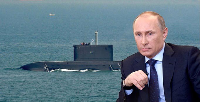 Putin, denizaltı faciasında ölen 13 mürettebatın aileleri ile bir araya geldi