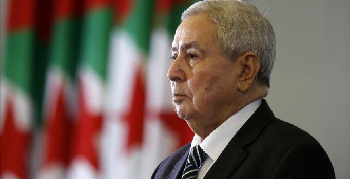 Cezayir Cumhurbaşkanı Salih'den orduya yeni atamalar