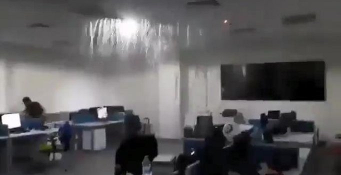 Bebek bezi boruları tıkadı, hastanedeki ofis su altında kaldı