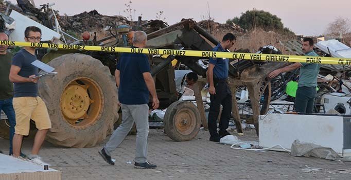 Aydın'da korkunç kaza! 6 yaşındaki kardeşini kepçeyle ezdi