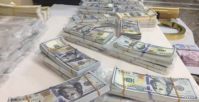 'Yarı fiyat' oyunu, sahte 2 milyon doları ortaya çıkardı