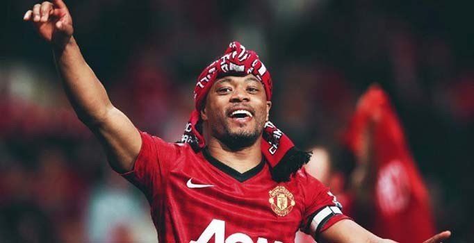 Patrice Evra futbolu bıraktı