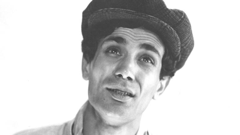 Devrimci  tiyatronun  neferi  anıldı