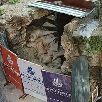 Pir Mehmet Çeşmesi'ndeki skandal restorasyon durduruldu