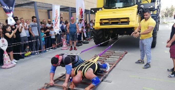 30 tonluk 2 biçerdöveri iple çektiler