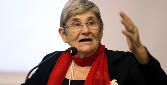 Canan Karatay: Şekerli ve gazlı içecekler çocukları hiperaktif yapıyor