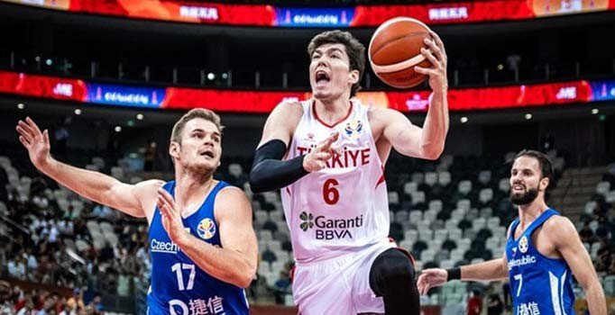 A Milli Basketbol Takımı, Çekya'ya 91-75 yenildi