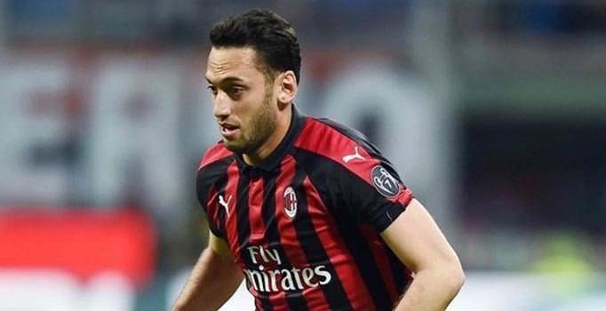 Milan, Hakan Çalhanoğlu ile güldü