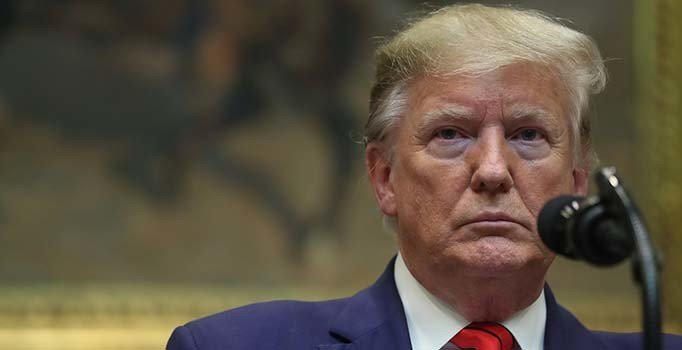 Trump: Suriye'de baş kesen 2 DEAŞ militanını gözetim altına aldık