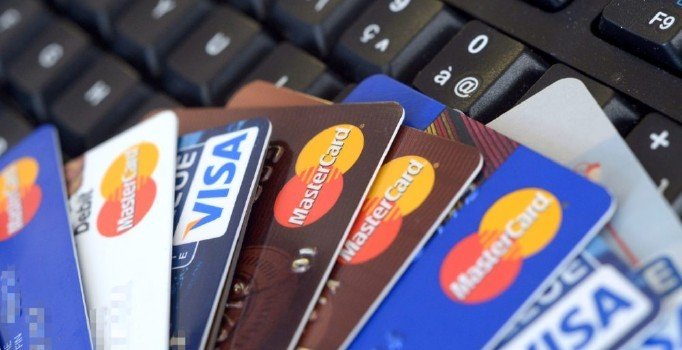 Herhangi bir başvurusu olmayan tüketiciye kredi kartı veren banka yandı