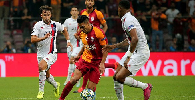 Galatasaray, Devler Ligi'nde PSG'ye tek golle mağlup oldu